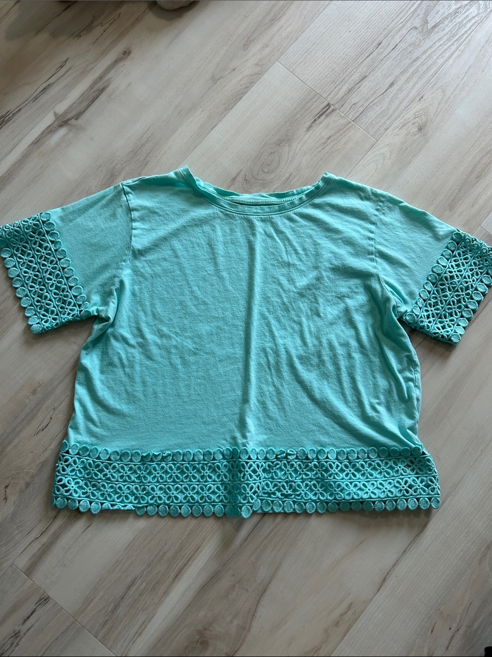 STYLUS Mint Crochet Trim Short Sleeve Tee